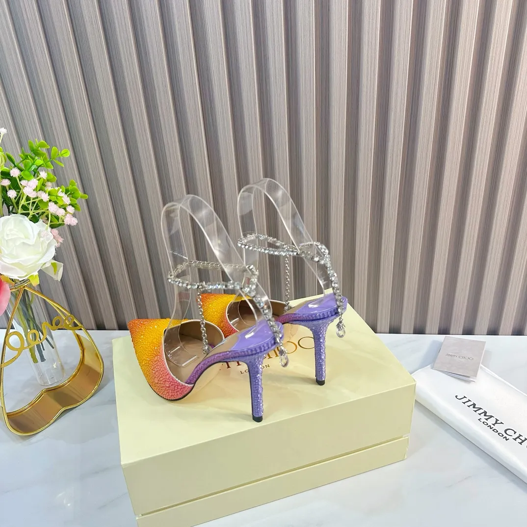 👟👟Ex-factory price 720👟👟 JIMMY CHOO (Jimmy CHOO) 💝💝💝 is a very comprehensive and noble fashion lifestyle brand. It has a series of women's high-heeled, medium-heeled, flat-heeled sandals with the same strap from major fashion bloggers and celebrities in Hong Kong and the United States.  The Australian pointed toe, round toe and square toe series are simply beautiful. Fall in love with elegance and playful sense of the future. Just by looking at them, you want to own them immediately, but you can really think about a pair of exquisite high heels~~~~~~~~~~~~~~~~~ 💝This series is specially designed for extraordinary and indifferent ladies, thus creating a unique overall effect, Jimmy Choo Design products that inspire women to move forward and show their charm💝💝💝 1⃣️Material: Imported silk hot diamond 2⃣️Inner: Imported Italian lambskin, super soft and delicate 3⃣️Outsole: Imported Italian original original color genuine leather outsole Heel height 10.cm (8.5/6.5cm can be made) 4⃣️Code number: 35-39 (34.40.41.42 customized)
